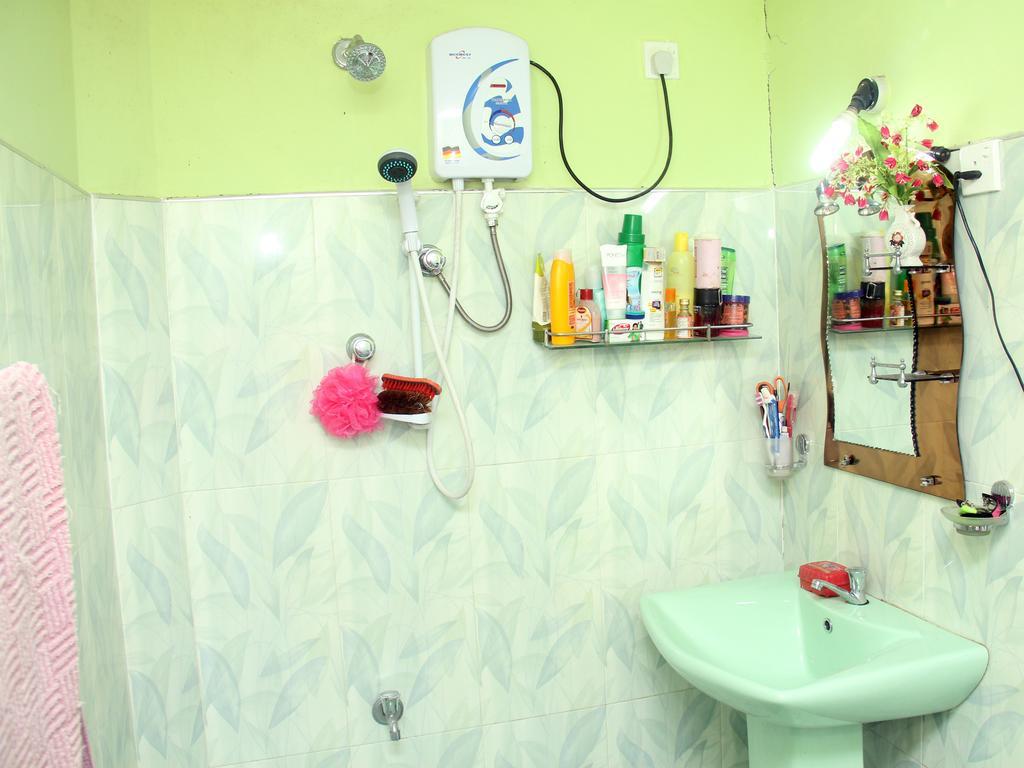 דירות מיריסה Little Pink House חדר תמונה